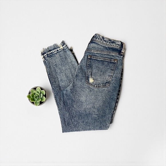 Abercrombie‎ & Fitch Mom Jeans High Rise Distressed Denim Size 30 - Picture 4 of 6